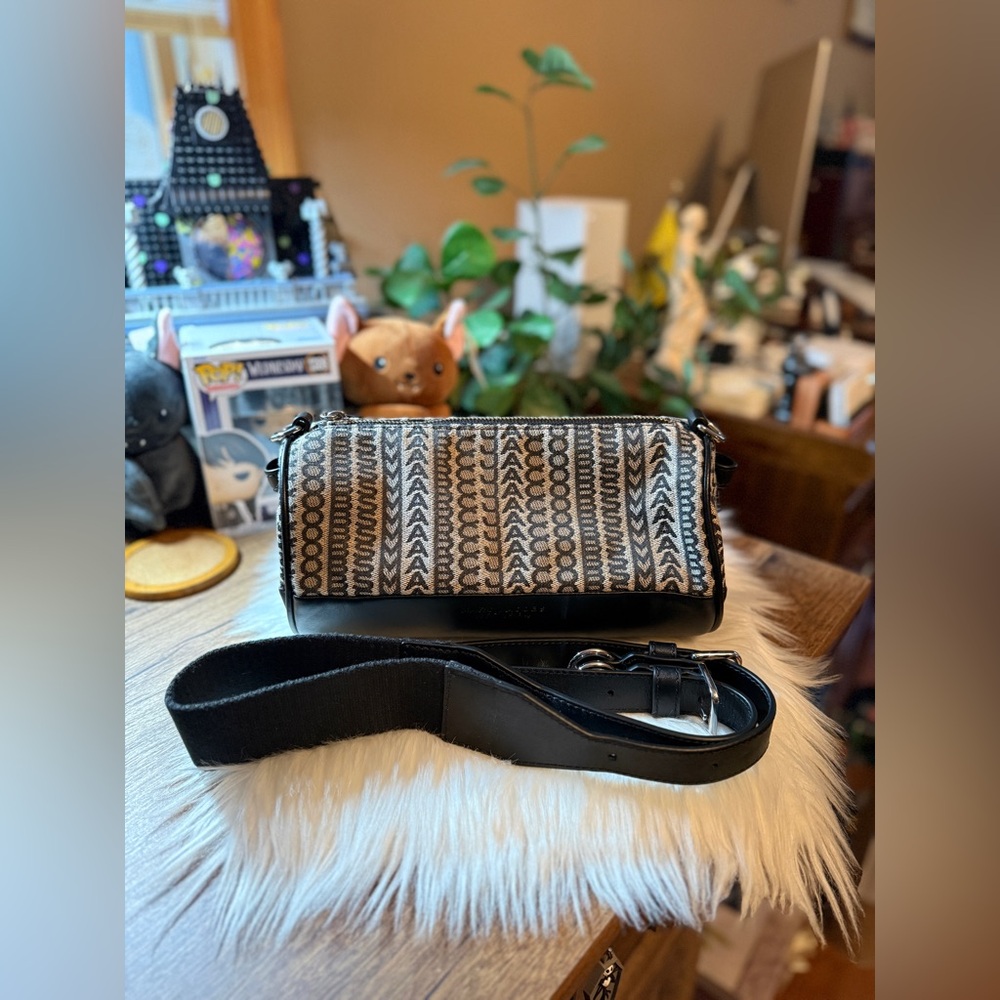 Marc Jacob’s The monogram duffel bag